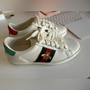 Gucci Ace Embroidered Bee Size US 5” EU35
